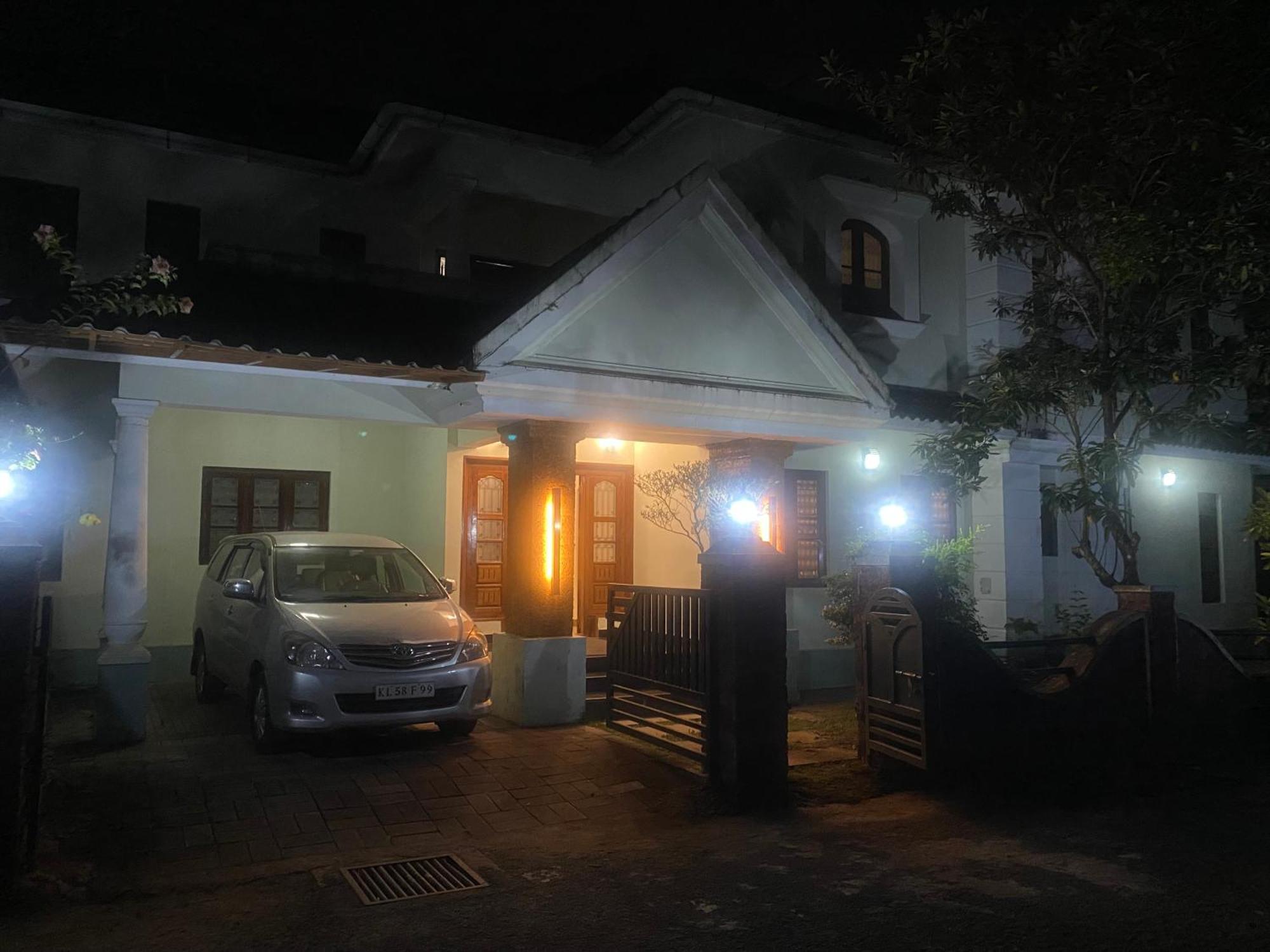 "Radhas" 4Br Villa In Gated Spring Field Community, 坎努尔 外观 照片